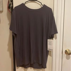 Lululemon T-shirt